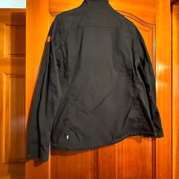 Women’s Fjallraven showerproof jacket - Picture 4 of 4